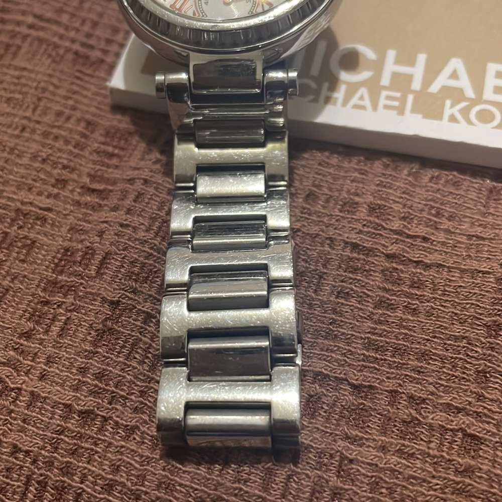 Silver Michael Kors Watch - Picture 4 of 10
